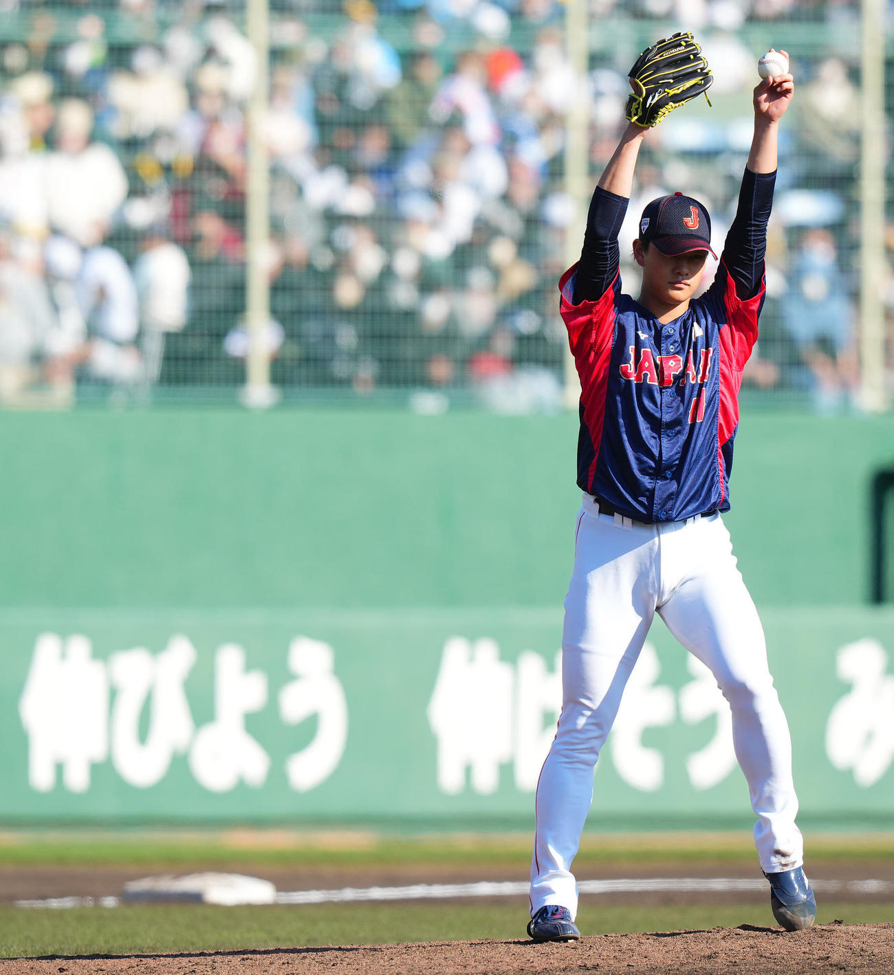 ソフトバンク対侍ジャパン　4回裏、侍ジャパン2番手で登板する高橋奎（撮影・垰建太）