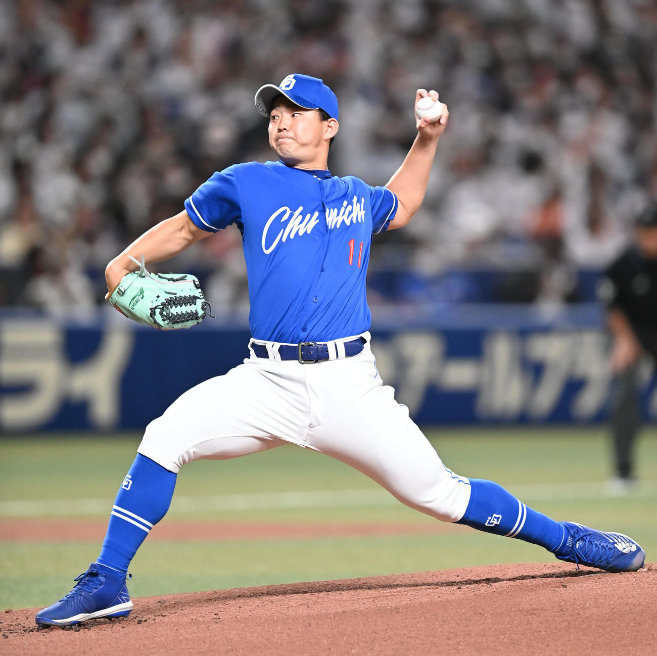 侍ジャパン対中日　力投する中日先発の小笠原（撮影・森本幸一）