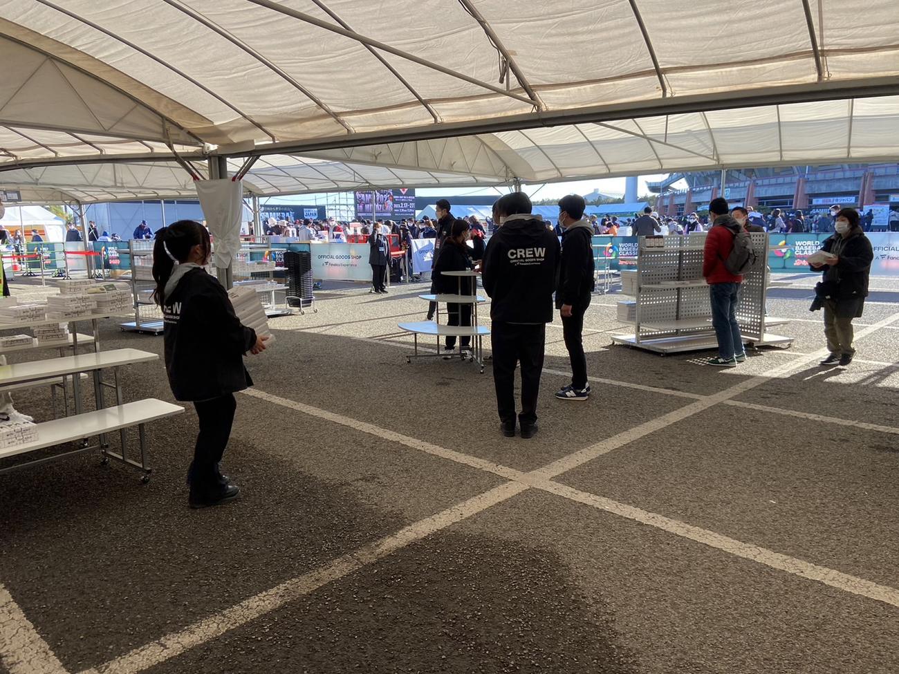 空っぽ状態となった侍ジャパンの公式グッズショップ（撮影・小早川宗一郎）