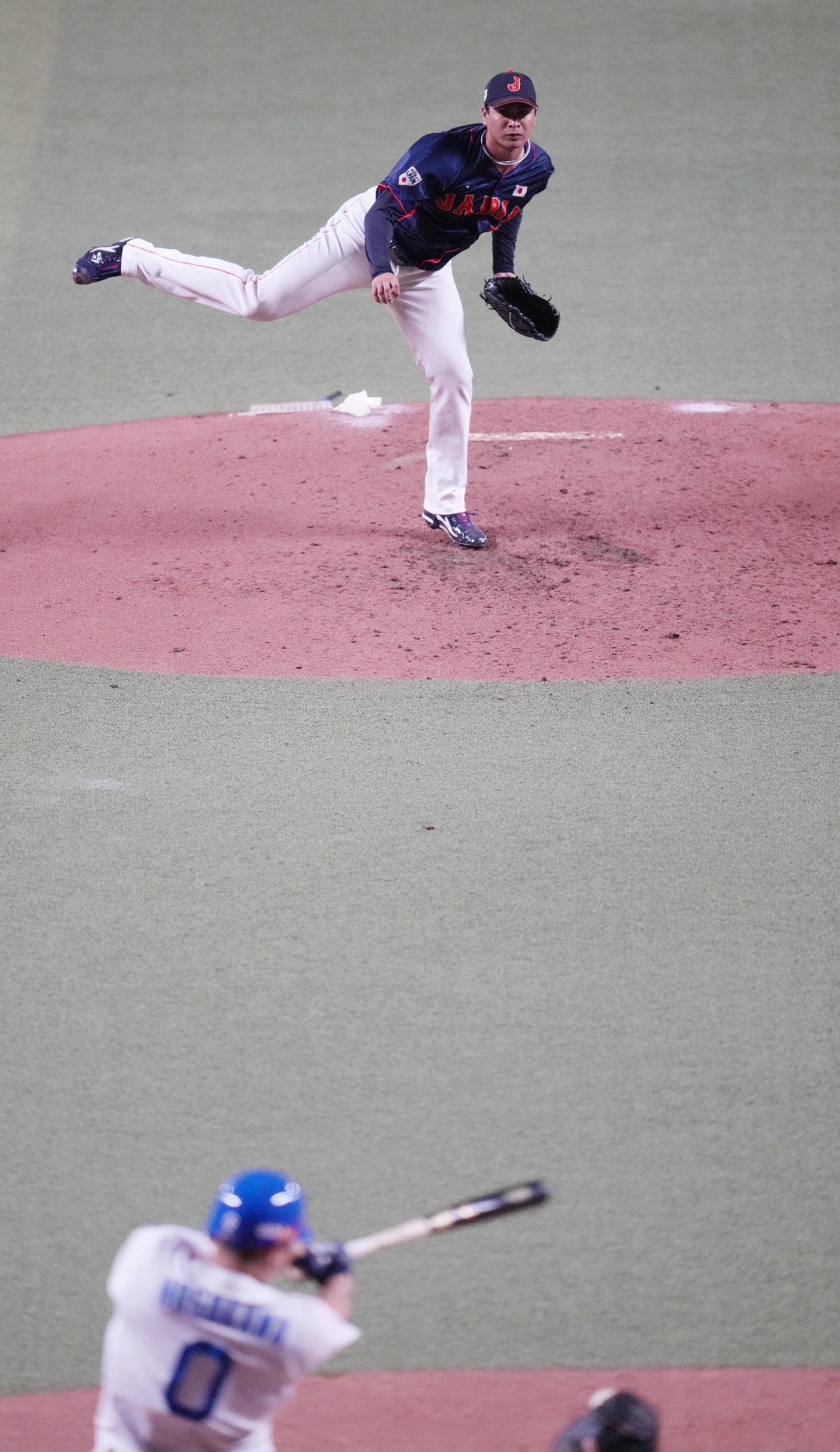 中日との合同練習で細川を空振り三振に仕留める宇田川（撮影・狩俣裕三）