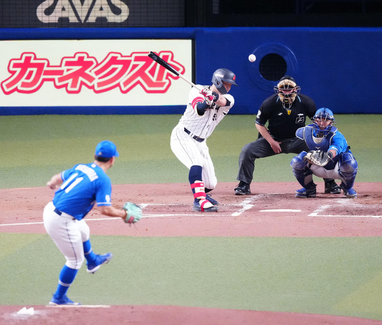 侍ジャパン対中日　2回裏侍ジャパン無死、遊ゴロに倒れる村上。投手小笠原（撮影・江口和貴）