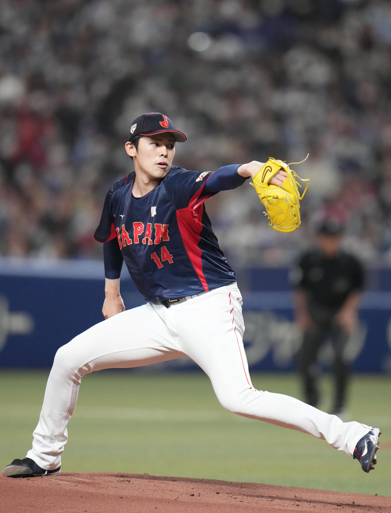 中日対侍ジャパン　侍ジャパン先発の佐々木（撮影・狩俣裕三）