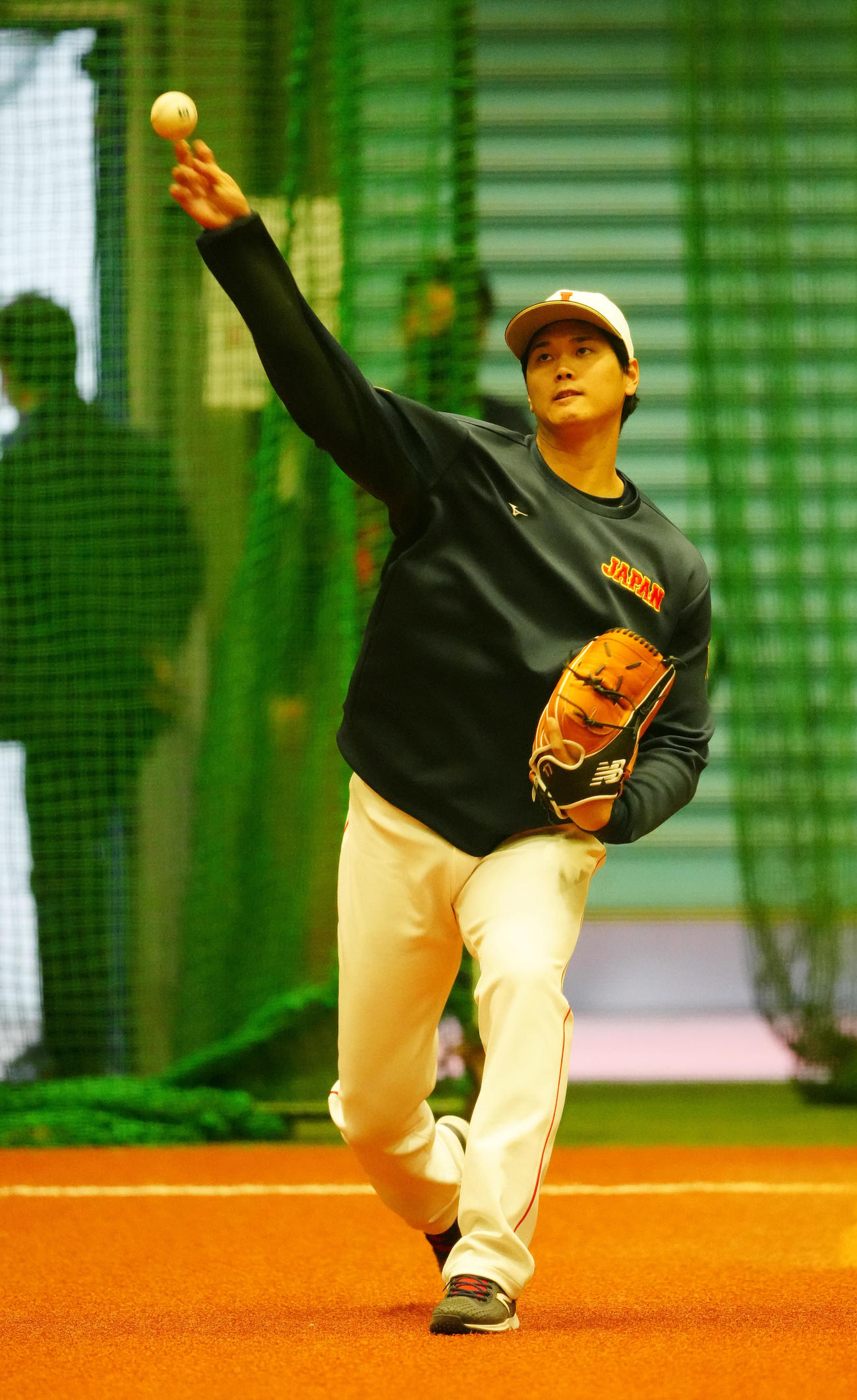 キャッチボールする大谷（撮影・江口和貴）