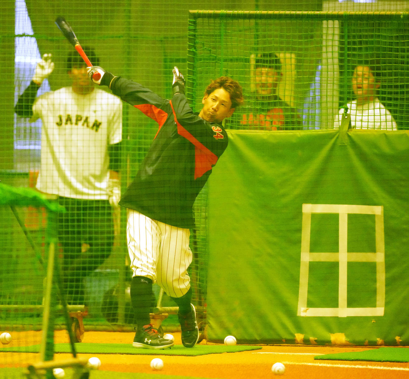 合流し、打撃練習する吉田（撮影・江口和貴）