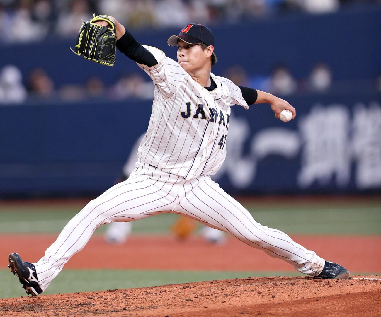 阪神対侍ジャパン　4回裏、2番手で登板する侍ジャパン高橋奎（撮影・上山淳一）