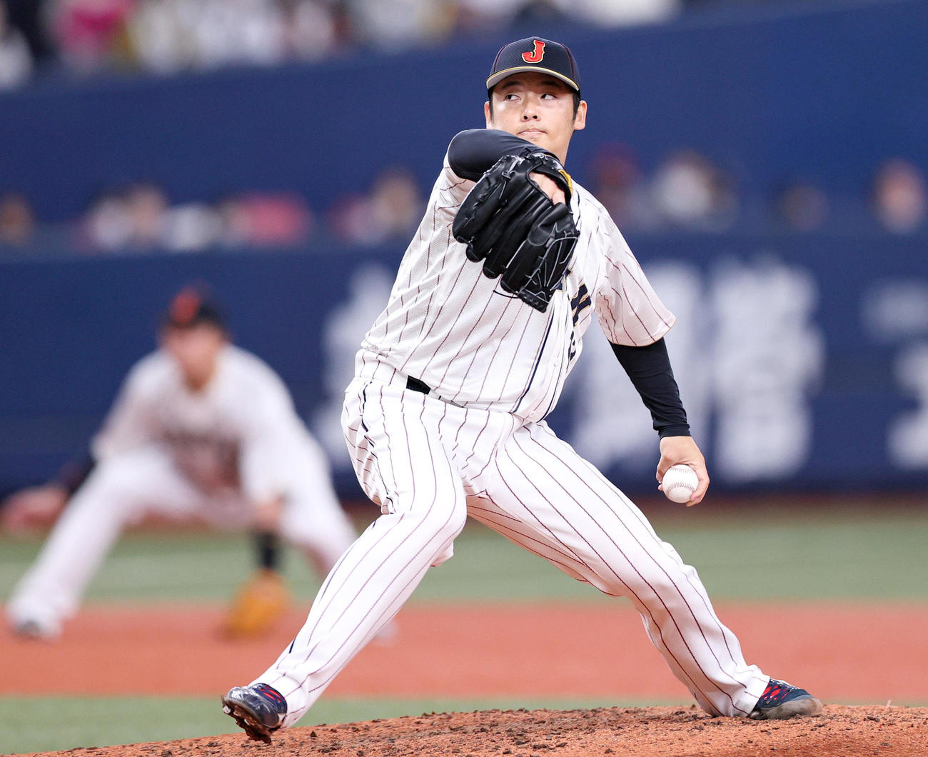 阪神対侍ジャパン　7回、侍ジャパン3番手で登板する松井（撮影・上山淳一）