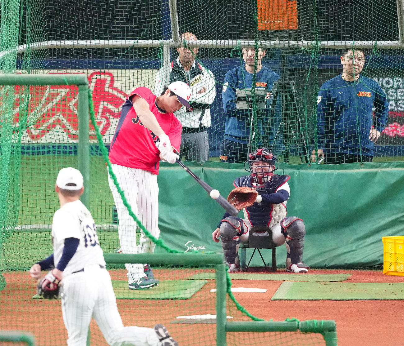 侍ジャパン対阪神　試合前、打撃練習で柵越えする大谷（撮影・江口和貴）