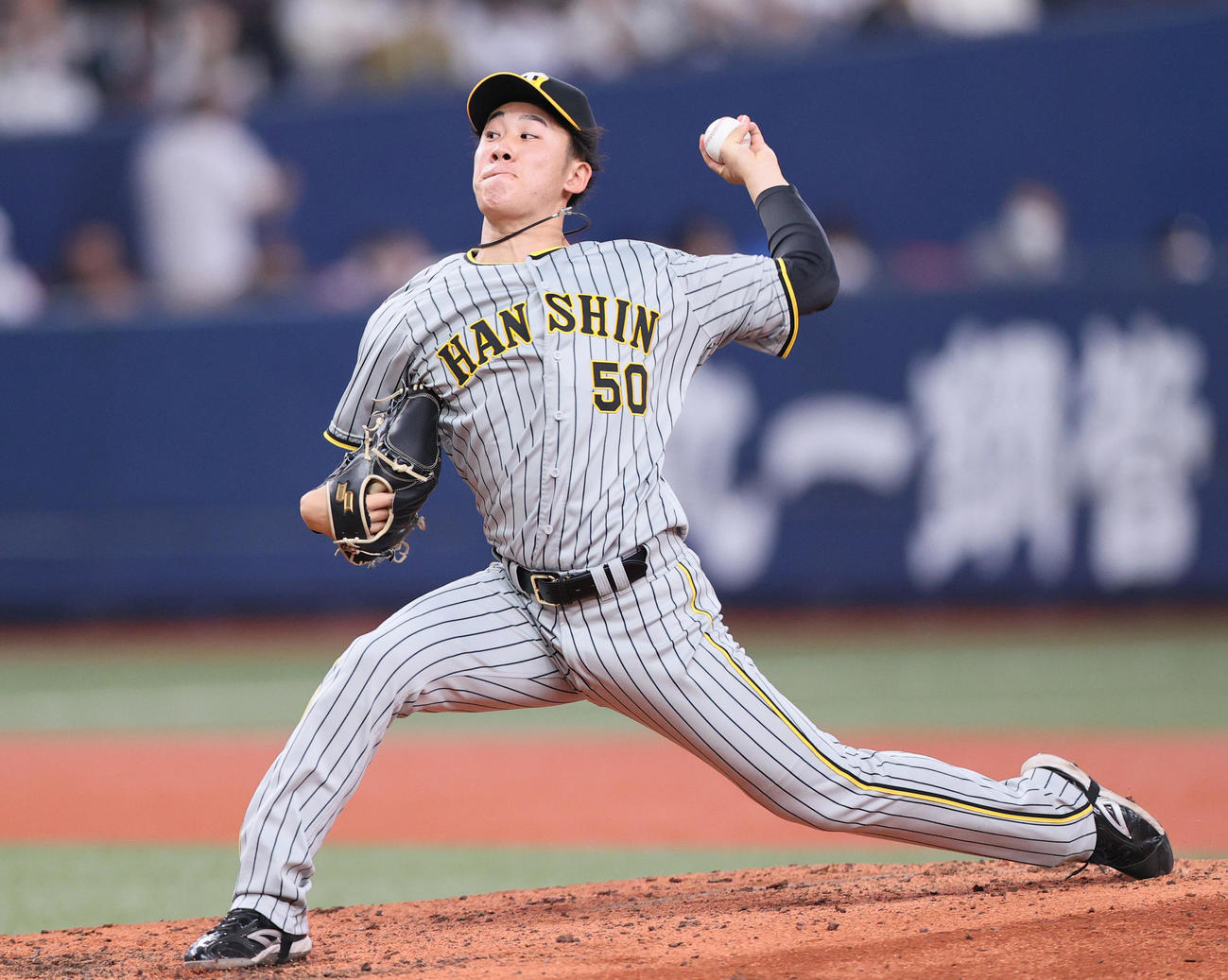 阪神対侍ジャパン　5回、阪神2番手で登板する富田（撮影・上山淳一）