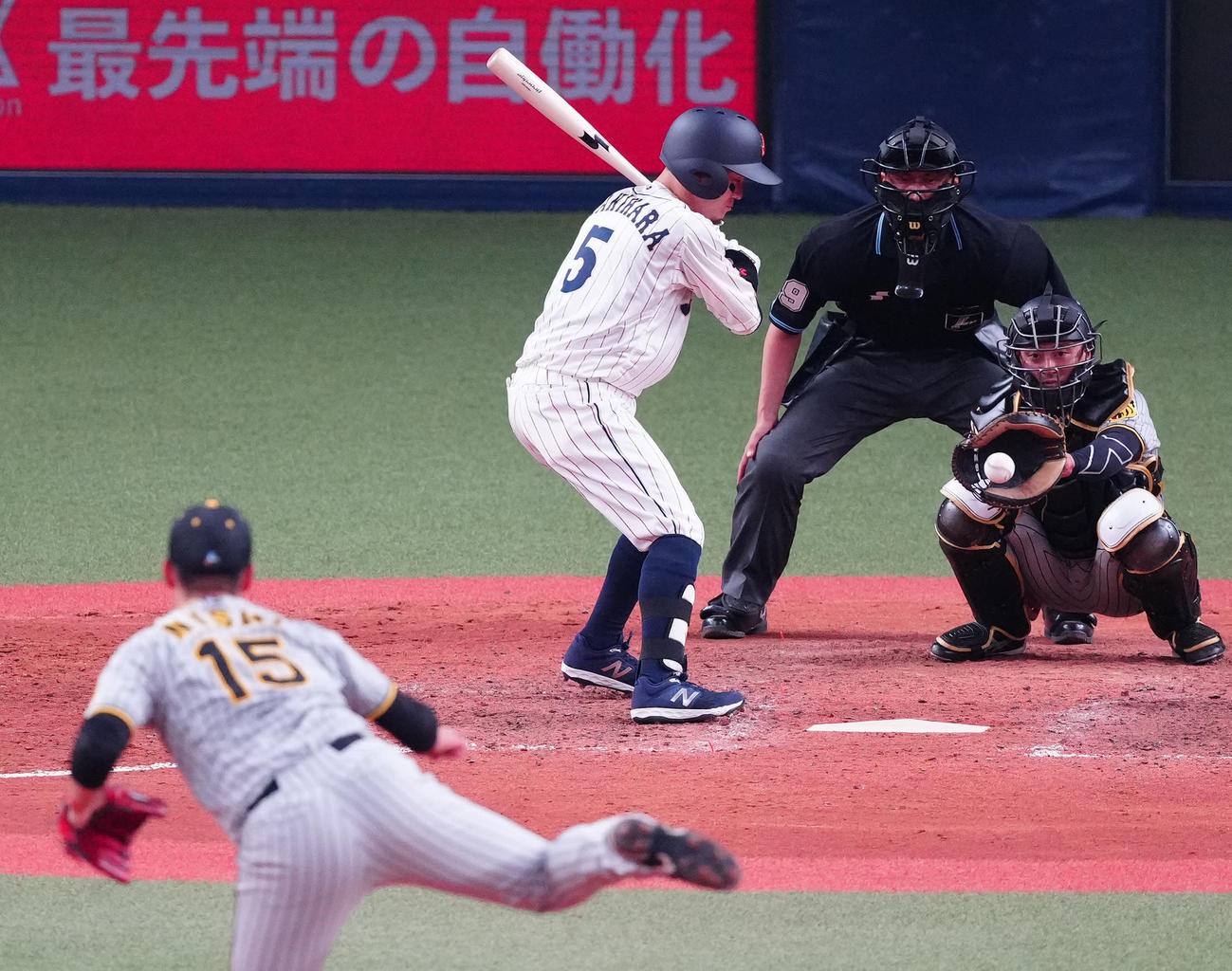 阪神対侍ジャパン　9回表侍ジャパン1死、見逃しの三振に倒れる牧原（撮影・江口和貴）