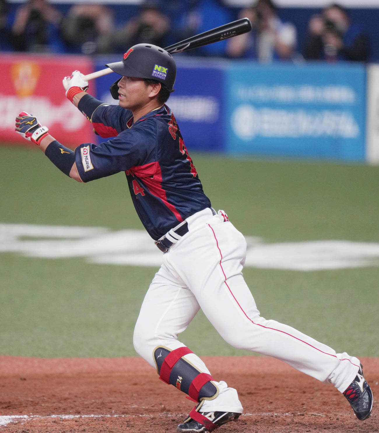 侍ジャパン対オリックス　5回裏侍ジャパン2死、中前打を放つ大城（撮影・狩俣裕三）