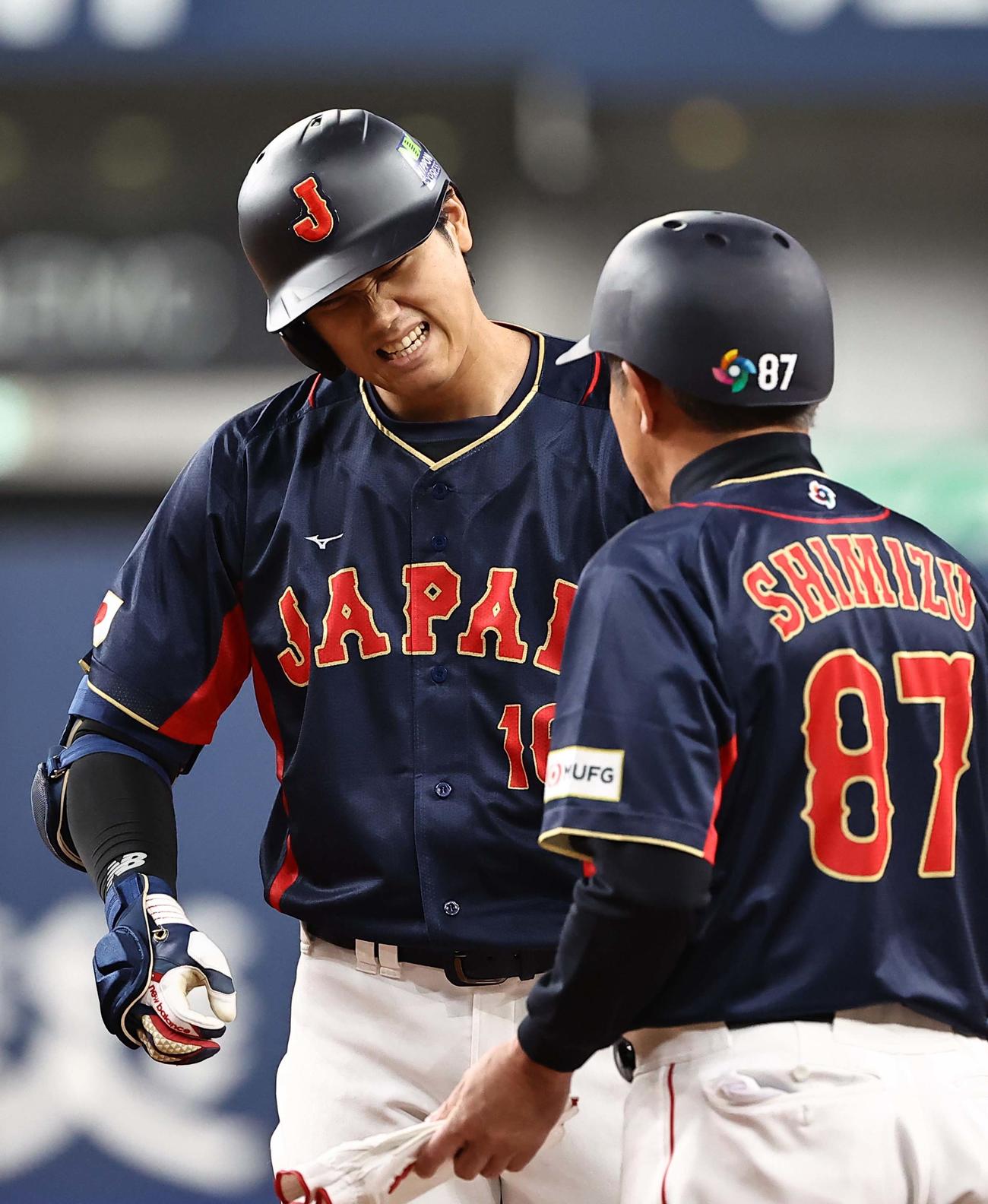 WBC強化試合　オリックス対侍ジャパン　1回裏侍ジャパン1死一塁、大谷は中前打を放つ（撮影・上田博志）