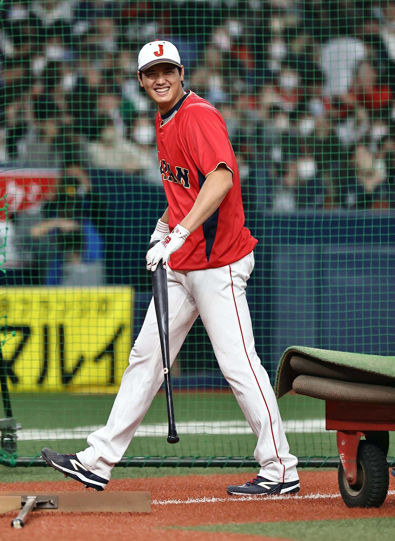 WBC強化試合　オリックス対侍ジャパン　フリー打撃練習を終え笑顔を見せる大谷（撮影・上田博志）