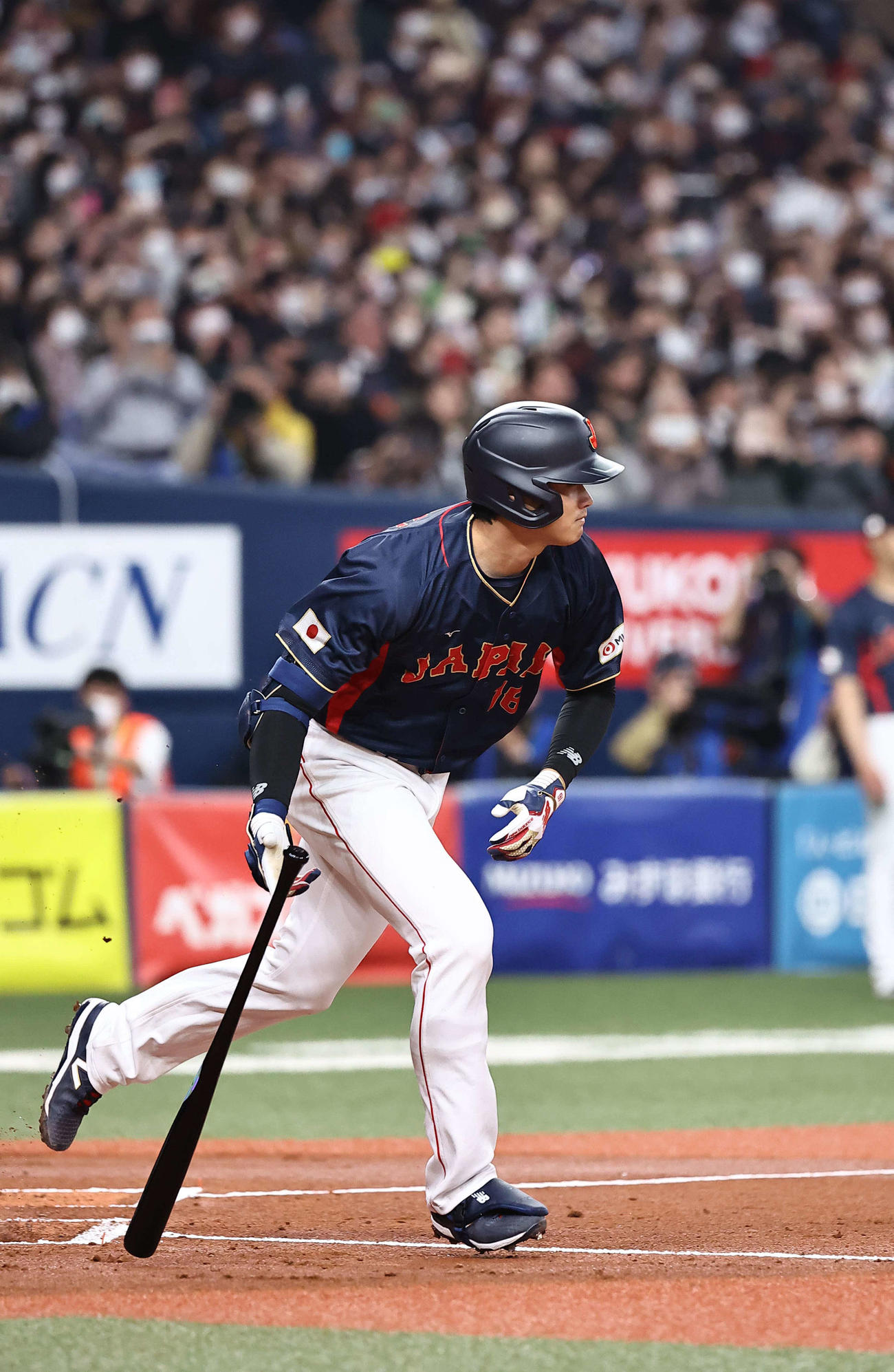 侍ジャパン対オリックス　1回裏侍ジャパン1死一塁、大谷は中前打を放つ（撮影・上田博志）