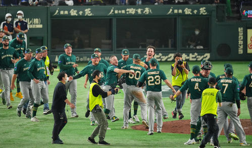 韓国対オーストラリア 韓国に勝利し喜ぶオーストラリアの選手たち(撮影・垰建太)