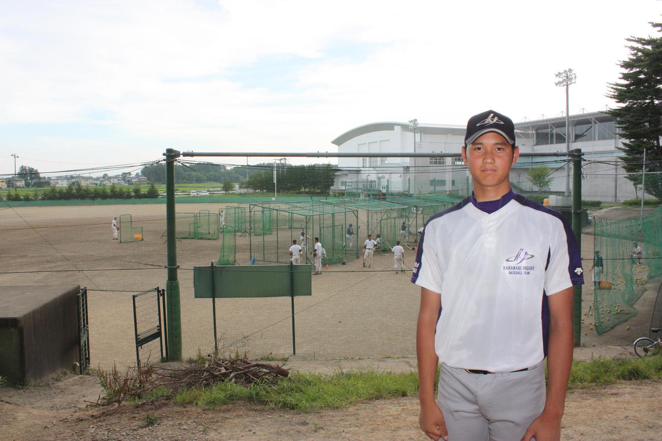 2012年夏、決勝で敗れ甲子園出場を逃し、グラウンドで高校野球を振り返る大谷（撮影・保坂淑子）