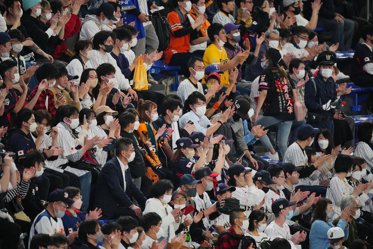 日本対韓国　試合前大谷翔平のフリー打撃が終わると拍手が起こった（撮影・垰建太）