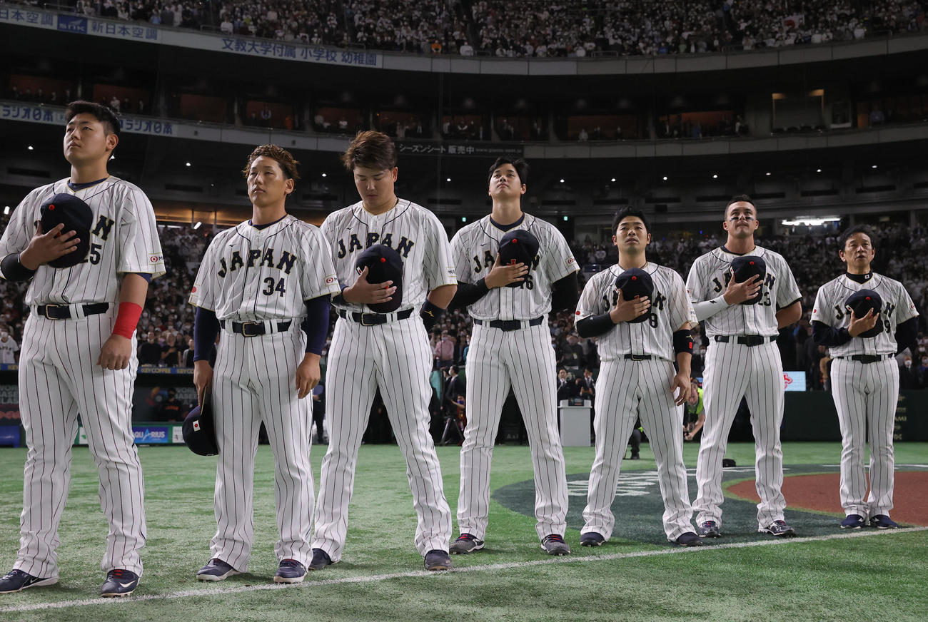【WBC】侍ジャパン円陣の声出しはヌートバー 日本語で「ガンバリマス! サーーイコウ!」 - WBC2023写真ニュース : 日刊スポーツ