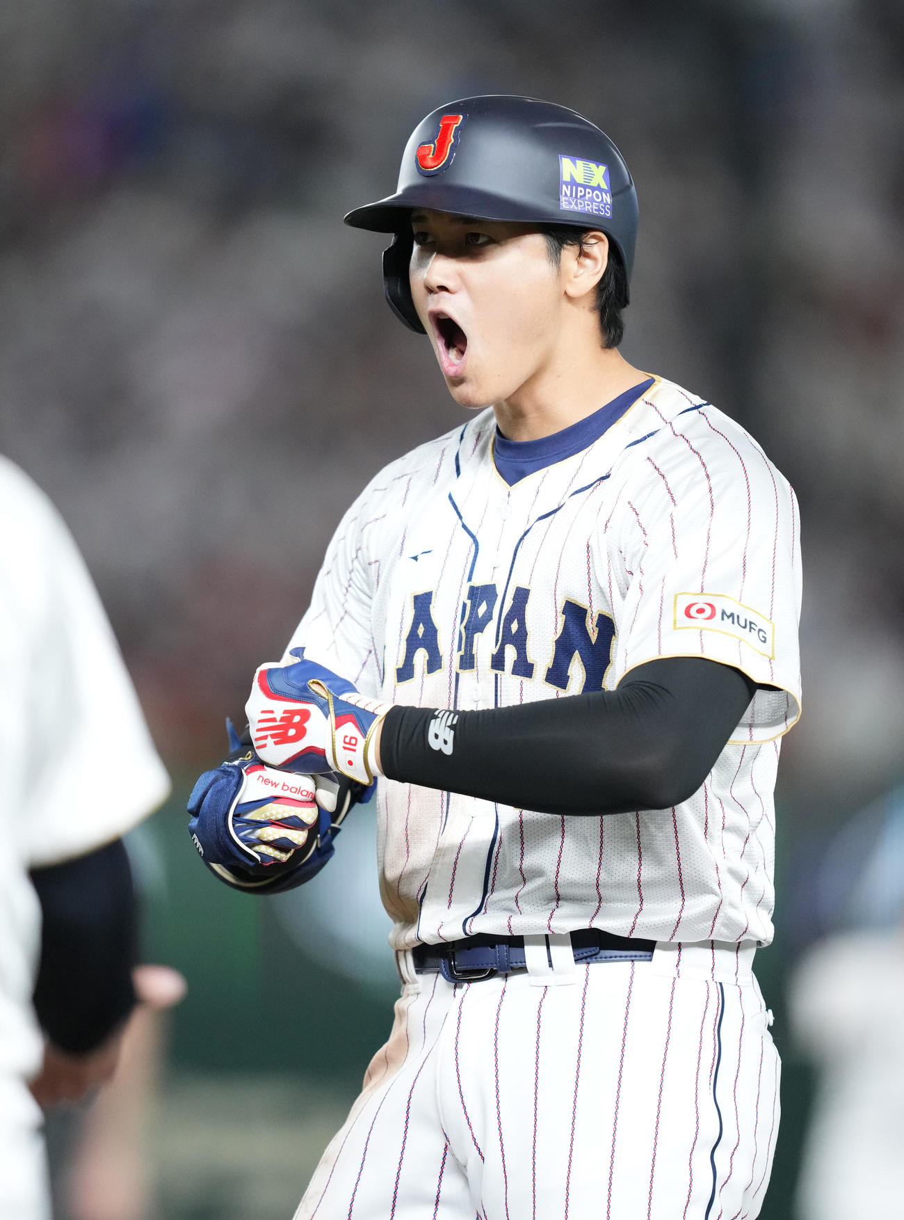 日本対韓国　6回裏日本無死満塁、右適時打を放ち、ペッパーミル・パフォーマンスをする大谷（撮影・菅敏）