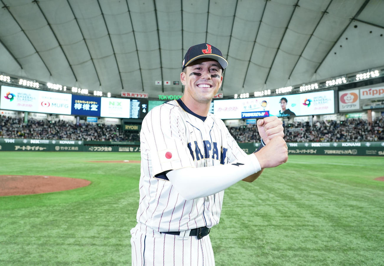 日本対韓国　韓国に快勝し、ヒーローインタビューでペッパーミル・パフォーマンスをするヌートバー（2023年3月10日撮影）
