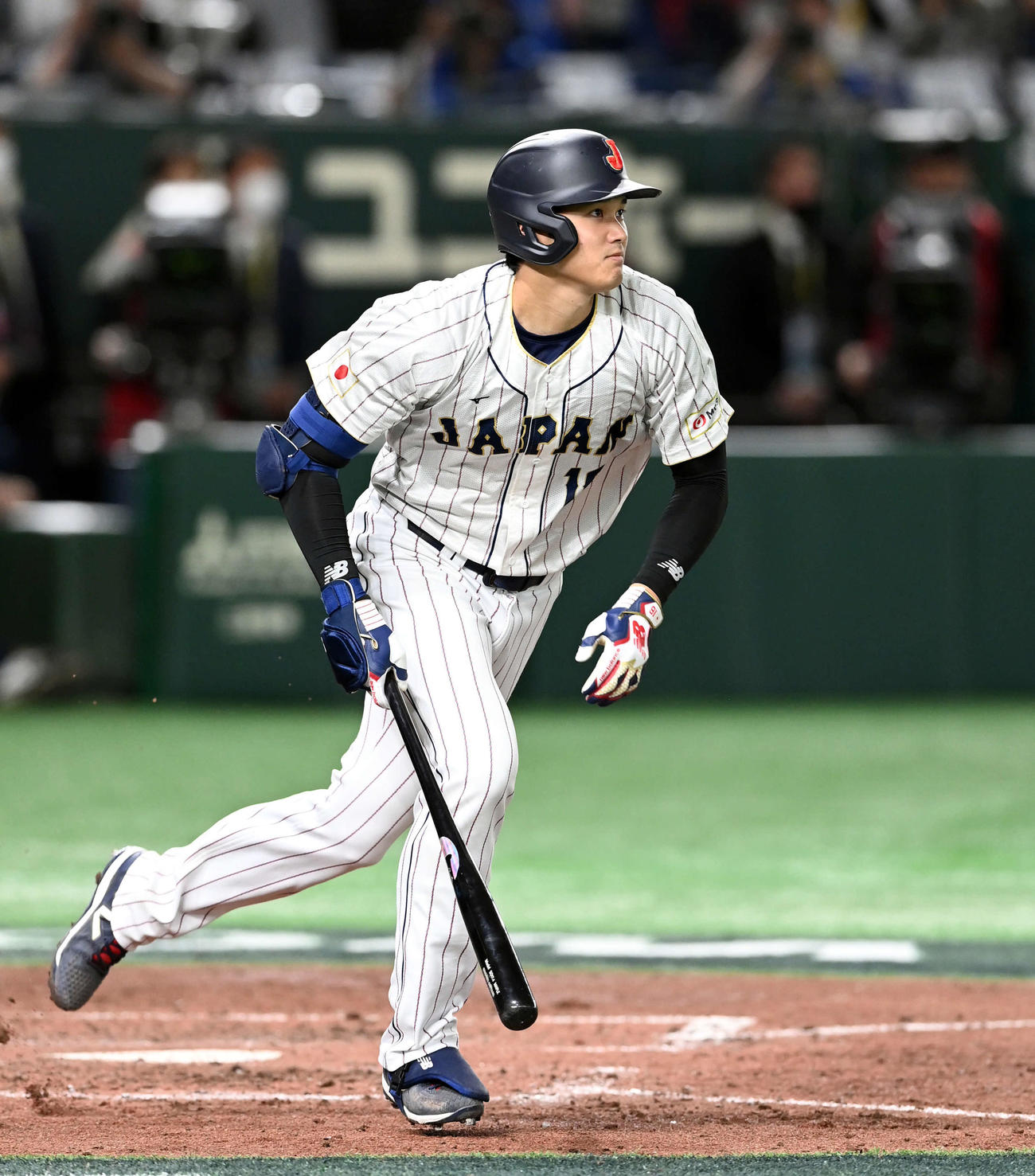 日本対チェコ　4回裏日本1死二塁、右前に適時二塁打を放つ大谷（撮影・たえ見朱実）