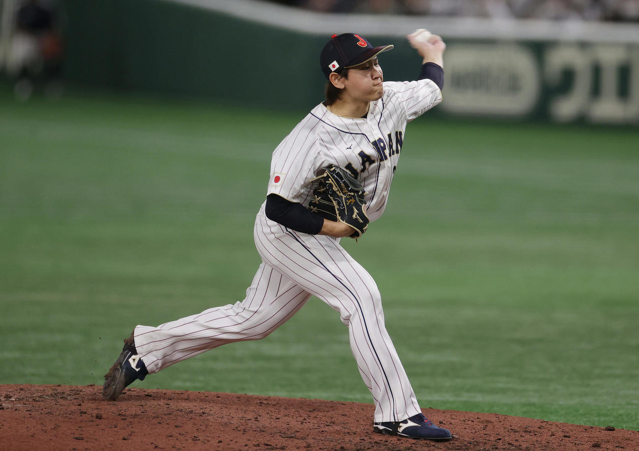日本対チェコ　5回表、力投する日本3番手の宮城（撮影・前田充）