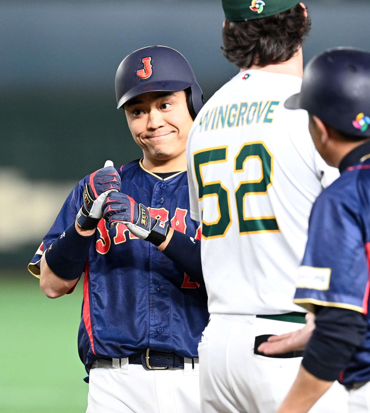 日本対オーストラリア　4回表日本無死、左前に安打を放った中村（撮影・たえ見朱実）