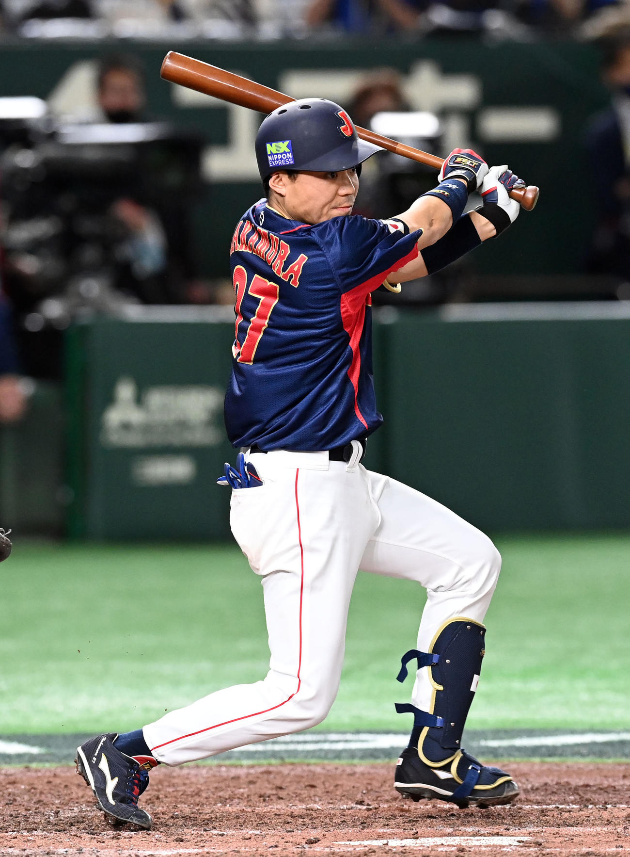 日本対オーストラリア　5回表日本1死一、二塁、右前に適時二塁打を放つ中村（撮影・たえ見朱実）