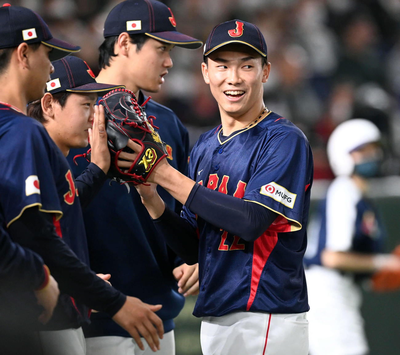 日本対オーストラリア　8回を無失点に抑え笑顔を見せる湯浅（撮影・たえ見朱実）