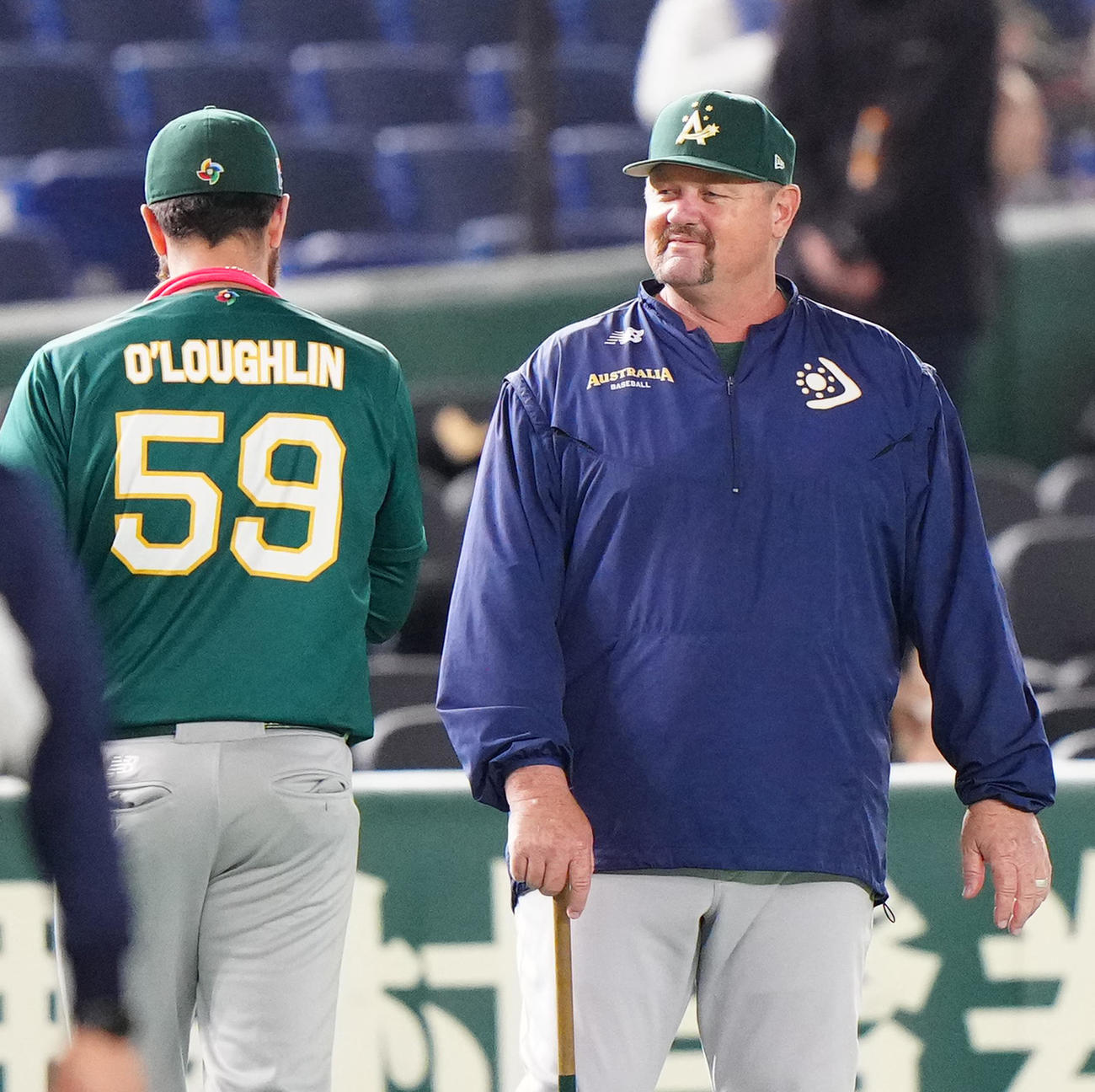 キューバ対オーストラリア　試合前練習に臨むオーストラリア代表のニルソン監督（撮影・江口和貴）