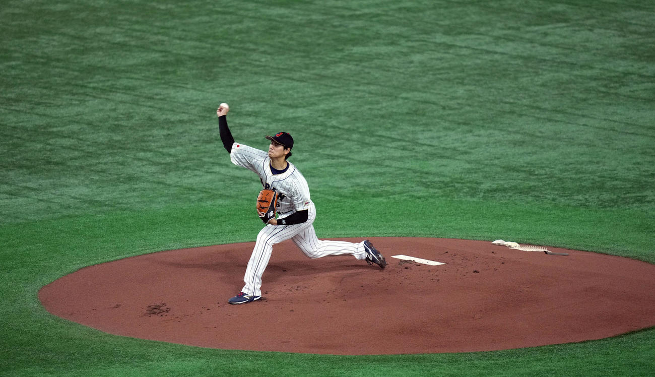 日本対イタリア　力投する日本先発の大谷（撮影・狩俣裕三）
