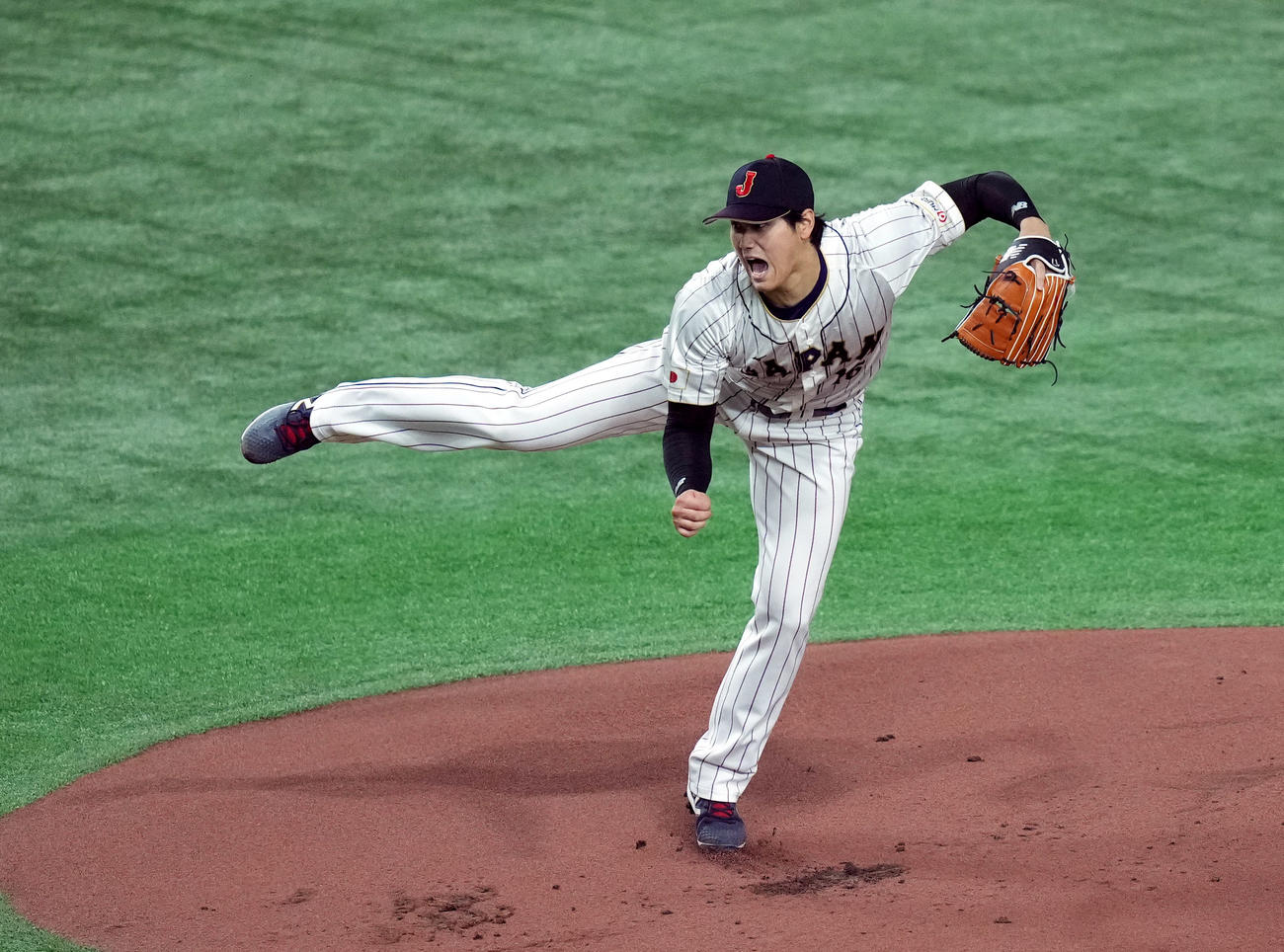 日本対イタリア　力投する日本先発の大谷（撮影・狩俣裕三）