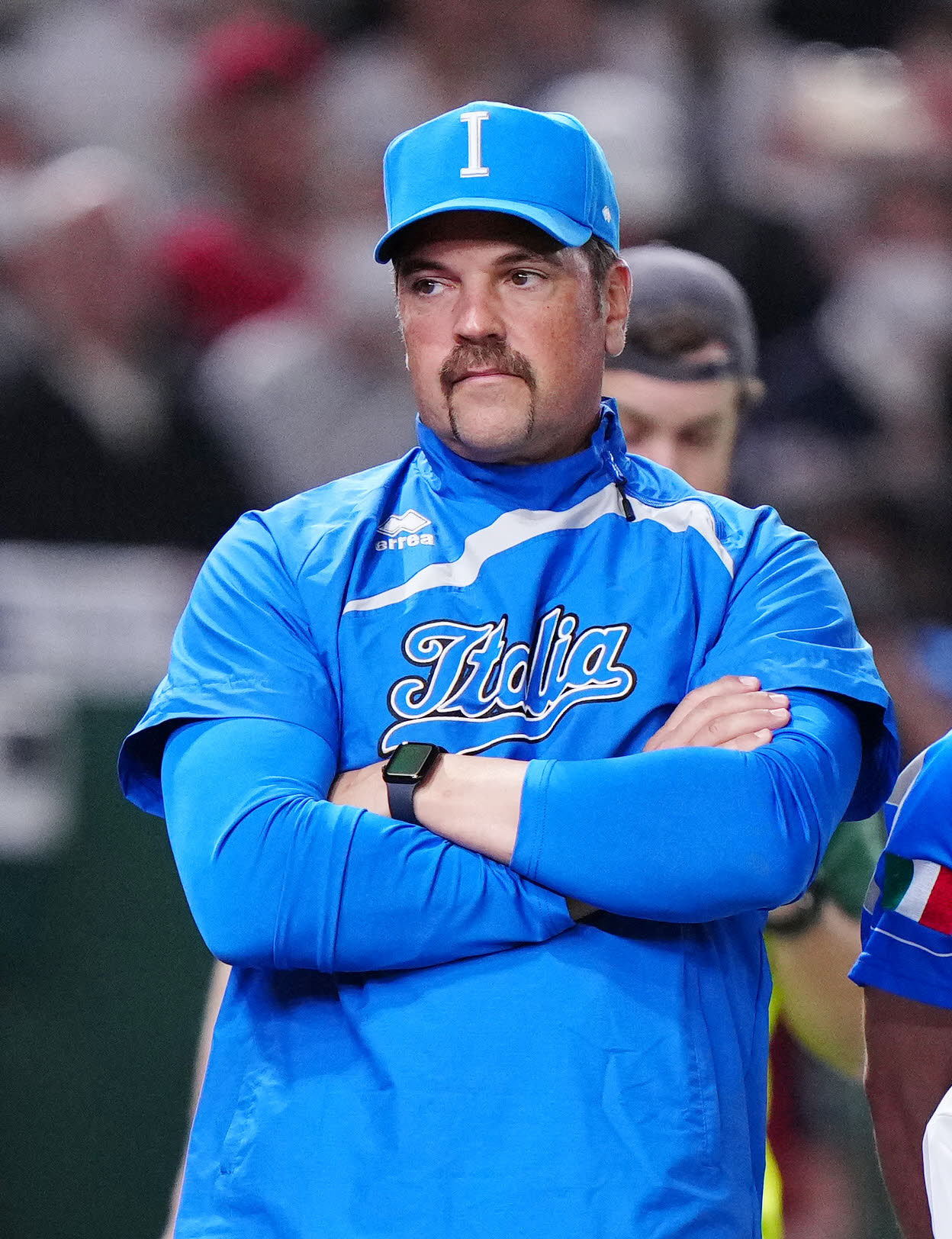 日本対イタリア　試合前セレモニーに臨むイタリア代表ピアザ監督（撮影・江口和貴）