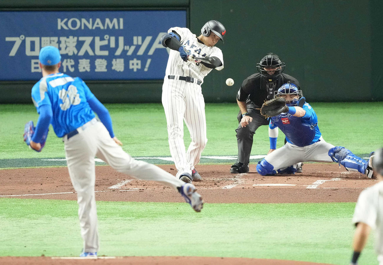 日本対イタリア　1回裏日本無死一、二塁、遊直に倒れる大谷。投手カステラニ（撮影・鈴木みどり）