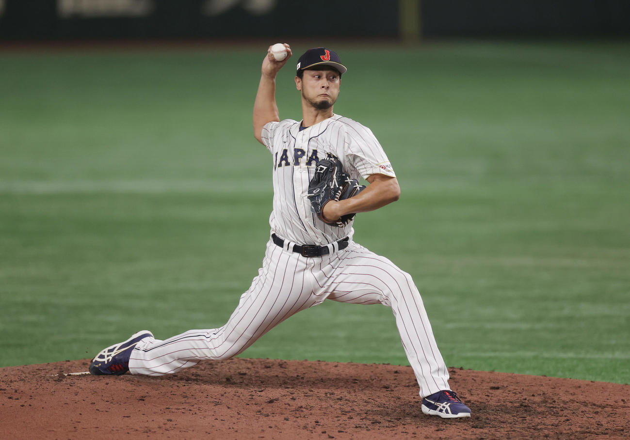 日本対イタリア　7回表、力投する日本4番手のダルビッシュ（撮影・前田充）