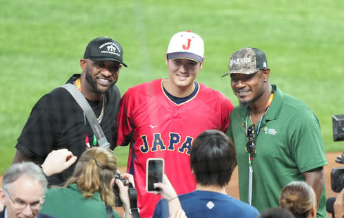 WBC】大谷翔平にペドロ・マルティネス氏ら次々質問「朗希に注目」練習