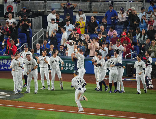 WBC】吉田正尚、起死回生の同点3ラン「お待たせしました」13打点で