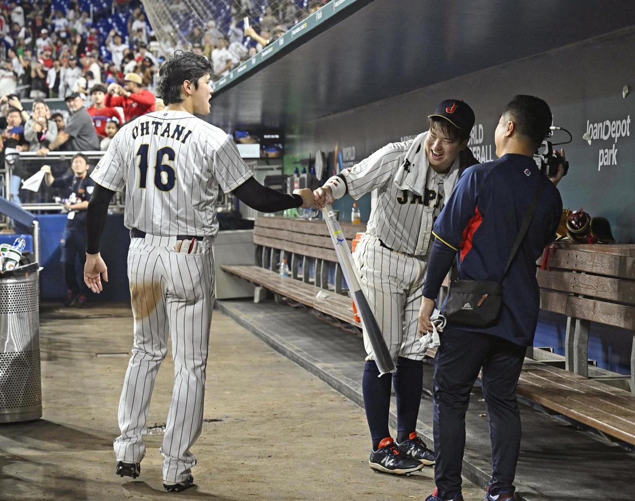 【WBC】侍ジャパン栗山英樹監督「野球って、すげーな」劇的展開の試合を振り返り感動 - WBC2023写真ニュース : 日刊スポーツ