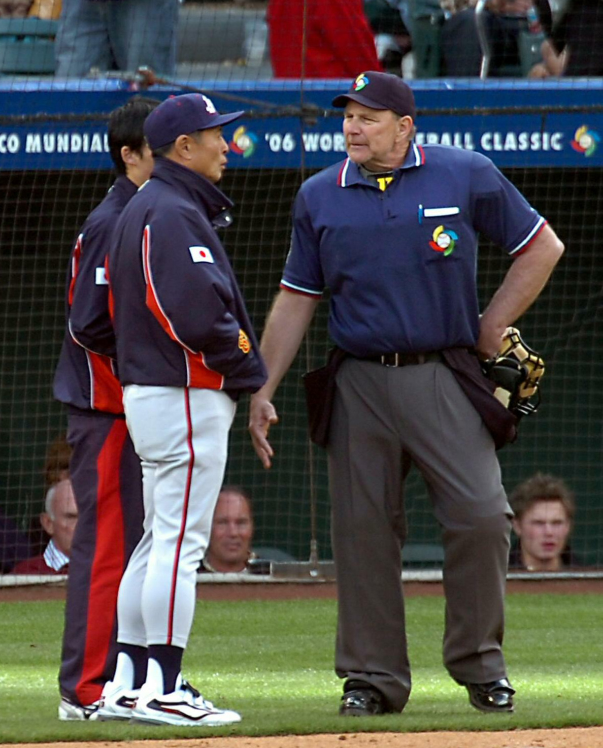 2006年3月、WBC2次リーグ米国対日本　8回表日本1死満塁、左犠飛で三塁走者が生還し勝ち越したのを、相手の抗議で撤回され、ボブ・デービッドソン球審に抗議する王貞治監督