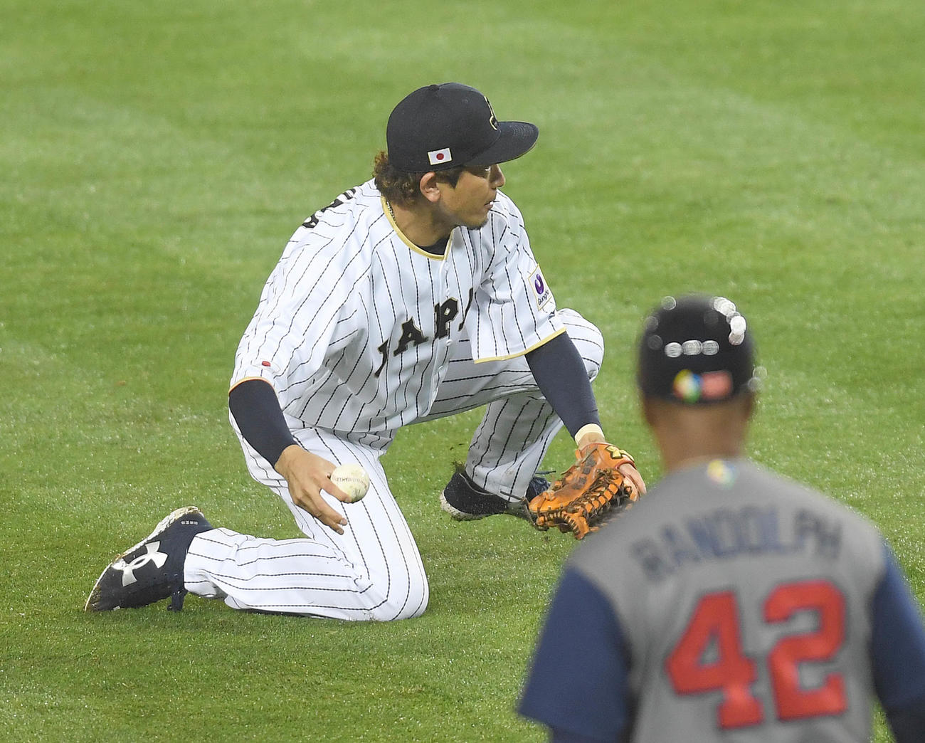 2017年3月、WBC準決勝日本対米国　8回表米国1死二、三塁、A・ジョーンズの三ゴロをファンブルし、本塁に送球できず三塁走者の生還を許す松田