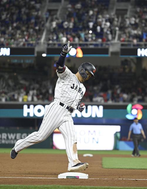 WBC】「ボールどこ？」吉田正尚の同点3ランのボール見えず テレビ観戦