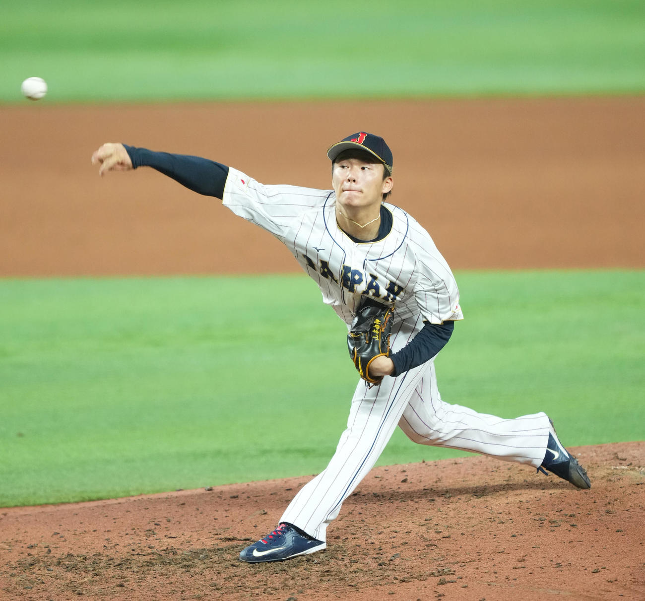 日本対メキシコ　力投する日本2番手の山本（撮影・菅敏）