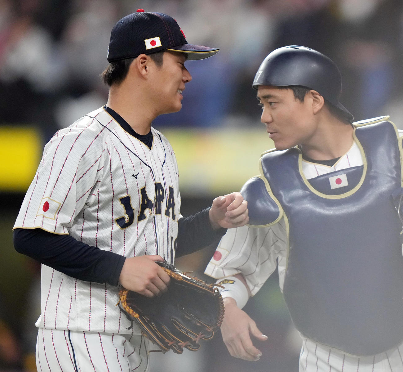 中村悠平（右）（2023年3月撮影）