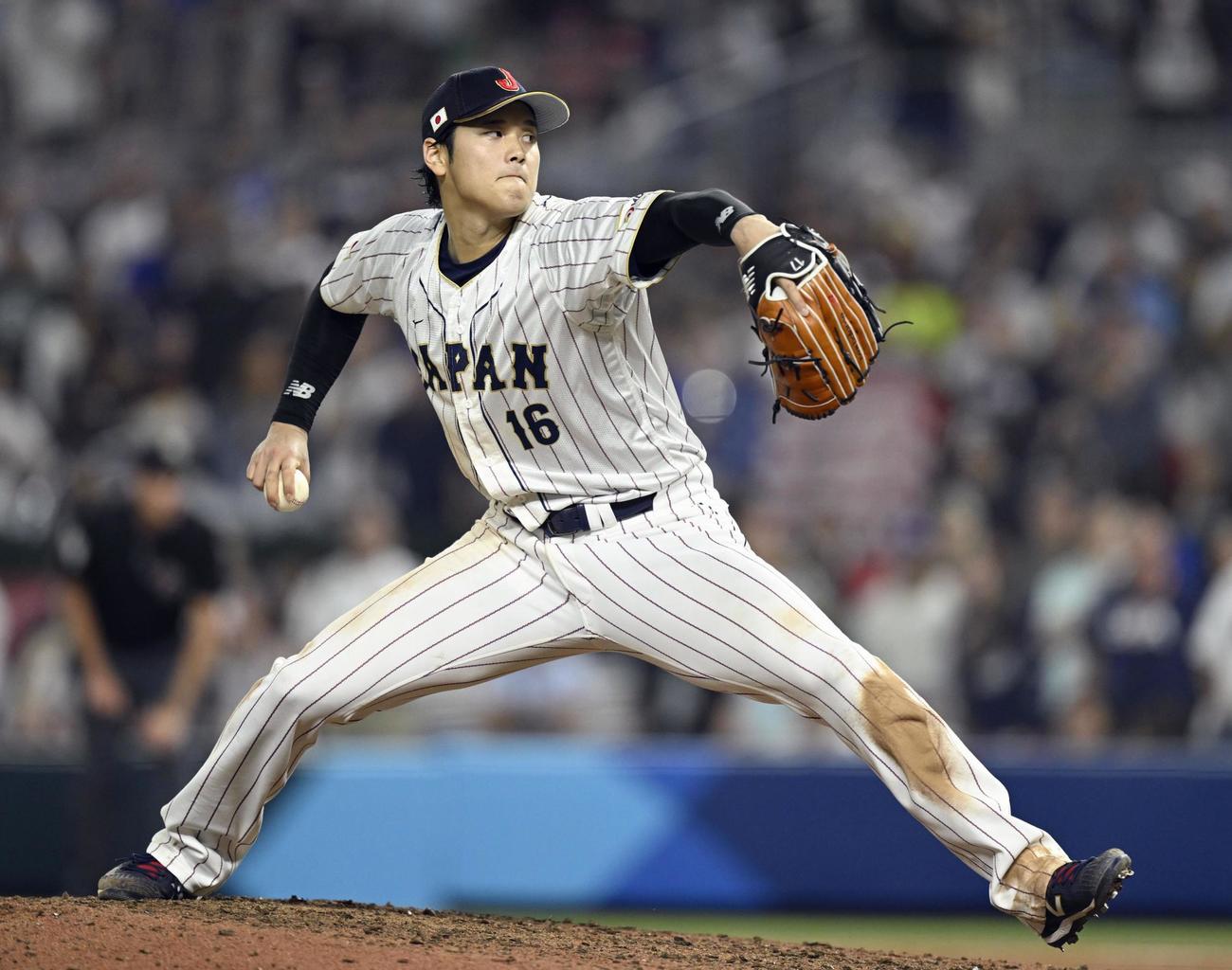 9回に登板した大谷（共同）