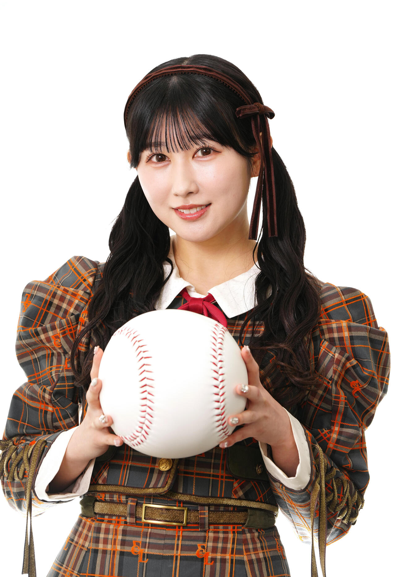 ボールを手にする＝LOVEの山本杏奈