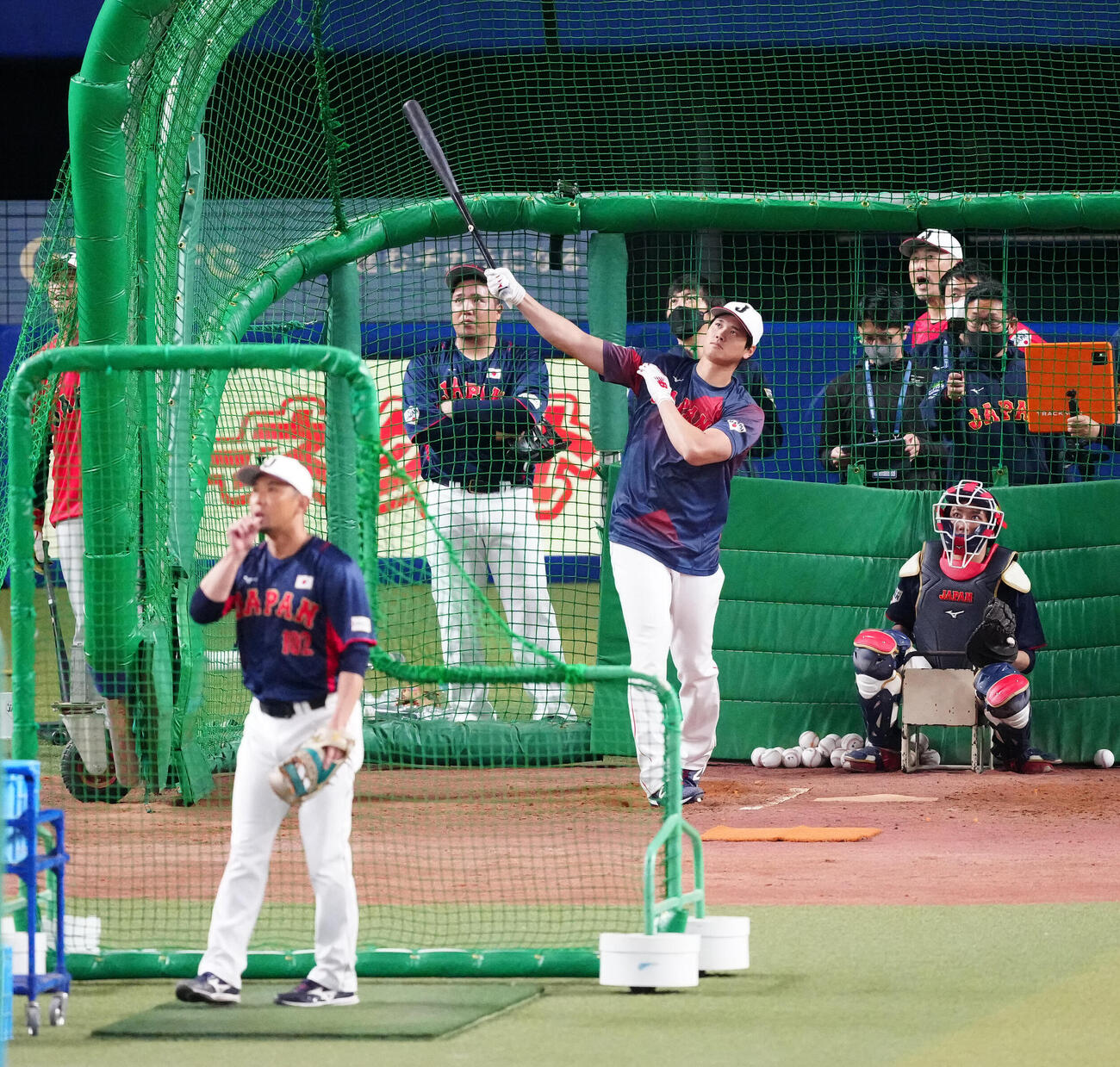 中日対侍ジャパン　試合前、打撃練習で柵越えする大谷翔平（2023年3月4日）