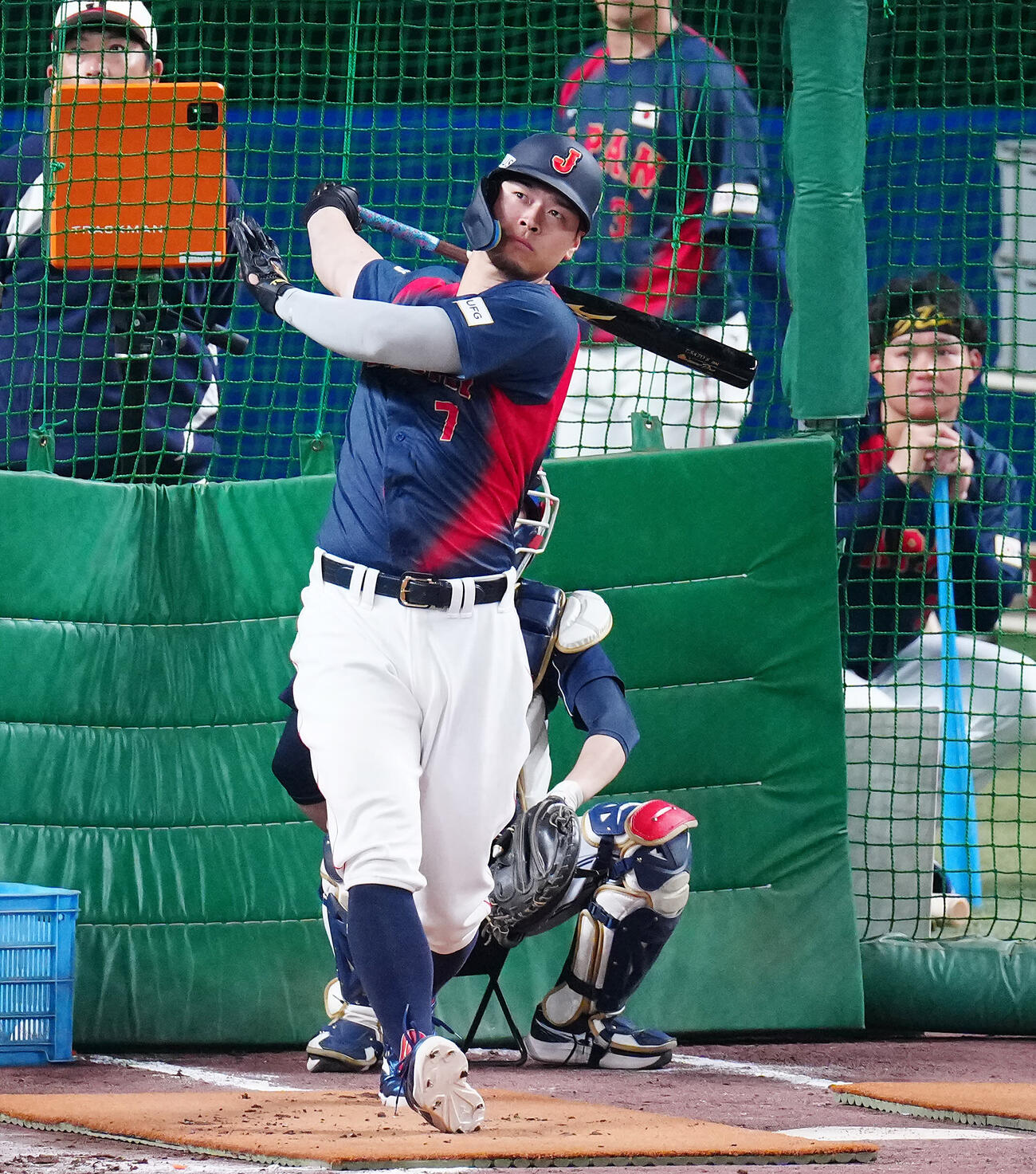 打撃練習に臨む佐藤（撮影・垰建太）