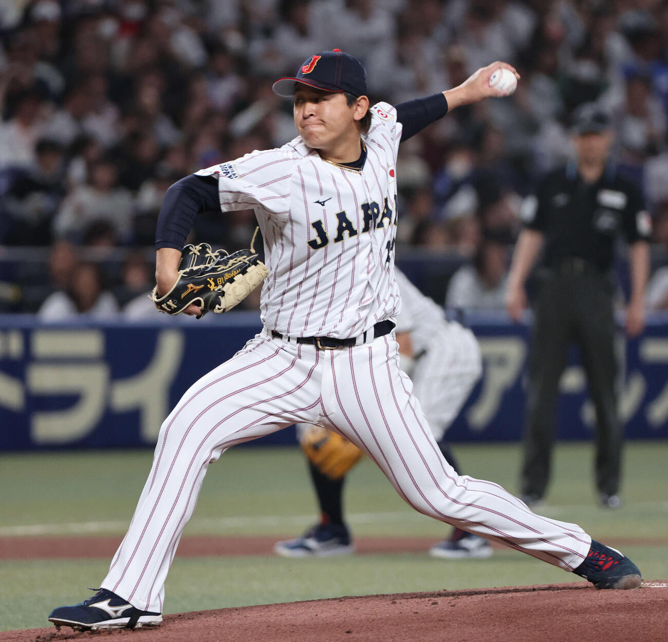 日本対中日　侍ジャパン先発の宮城（撮影・西尾就之）