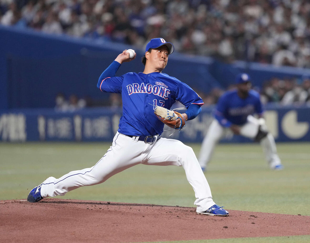 日本対中日　中日先発の柳（撮影・井上学）