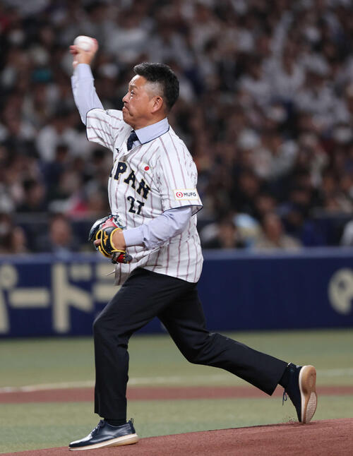 WBC】元中日監督の谷繁元信氏、日本―中日戦で始球式 背番号27の侍