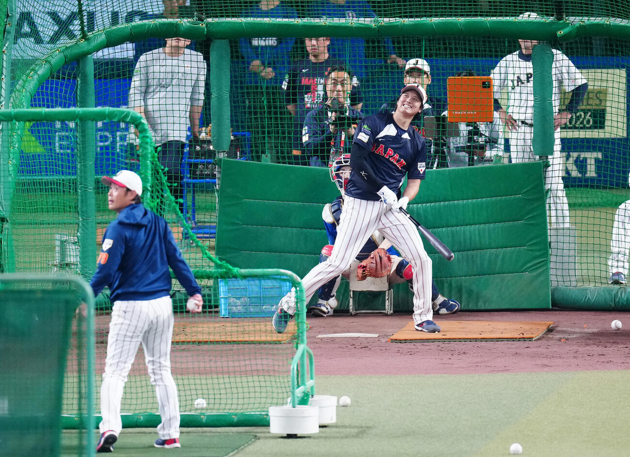 日本対中日　試合前、フリー打撃を行う大谷（撮影・垰建太）